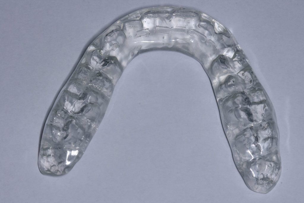 férula de relajación | Dentista Legazpi | Clínica dental infantil | Mejores implantes dentales